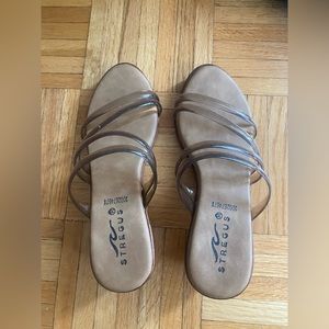 Women’s sandals size 5/6